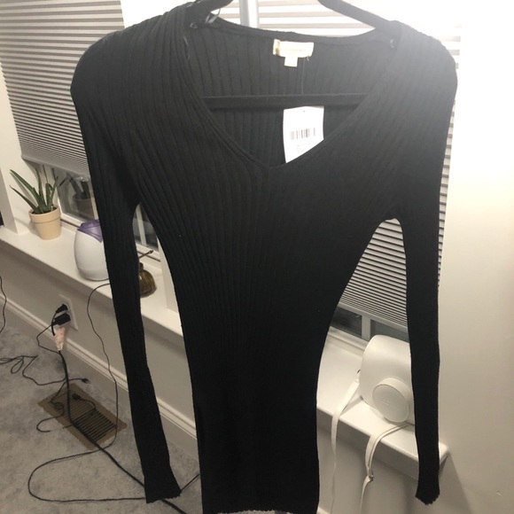 NWT BLACK SWEATER - Picture 1 of 3
